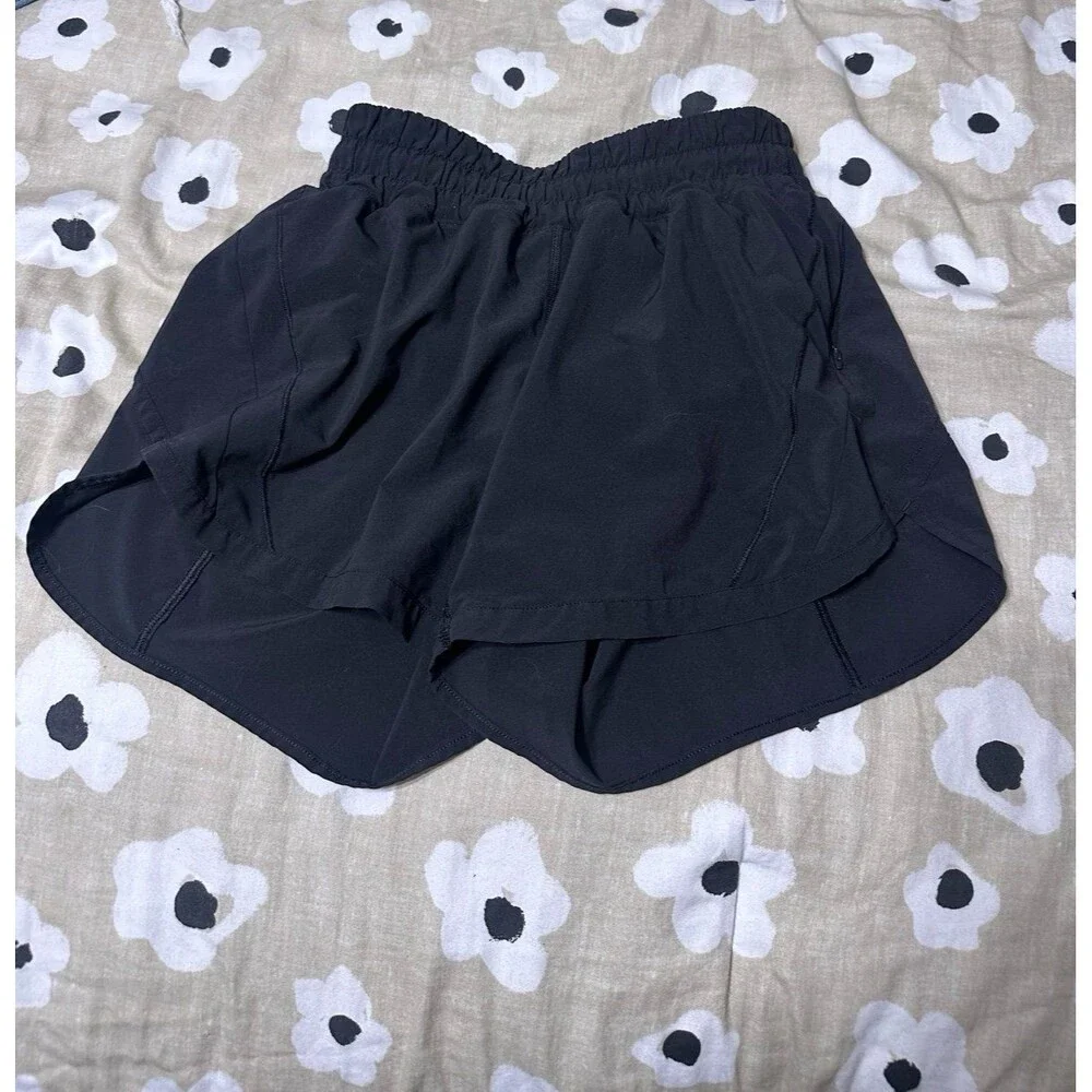 Lululemon hotty hot black shorts
